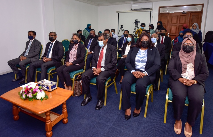 ހައި ކޯޓުގެ ބެންޗަށް ވާދަވެރިކަން ބޮޑުވެއްޖެ