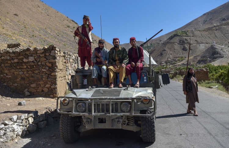 އަފްޣާނުން ހަމަލާދީ ޕާކިސްތާނުގެ ހަ މީހުން މަރާލައިފި