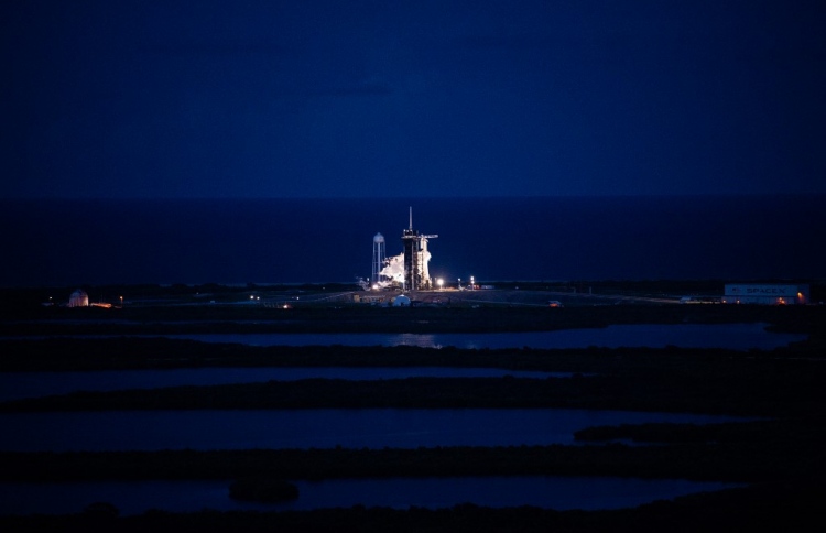 ހަތަރު ދަތުރުވެރިންނާ އެކު ސްޕޭސް އެކްސް ޖައްވުގައި