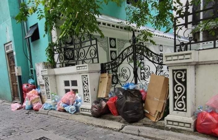 މަގުމަތީގައި ހުރި ކުނިތައް ސިޓީ ކައުންސިލުން ނަގަނީ