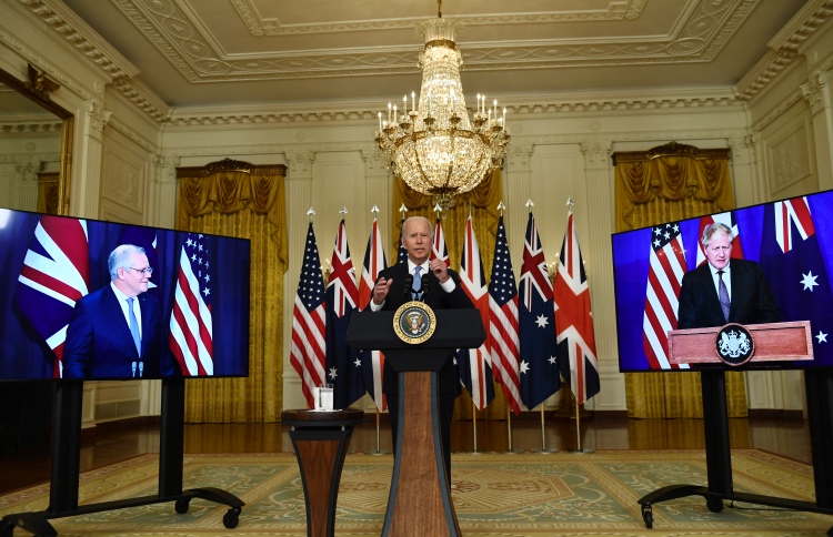 އޯކަސްގެ ތެރެއަށް އަޑަށްވުރެ ބާރު މިސައިލް އިތުރުކުރަނީ