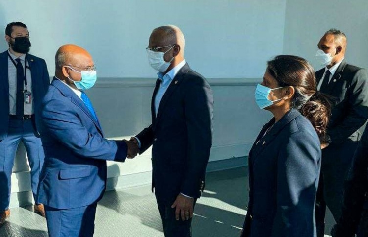 ރައީސަށް ނިއު ޔޯކުން މަރުހަބާ ދެންނެވީ ޝާހިދު