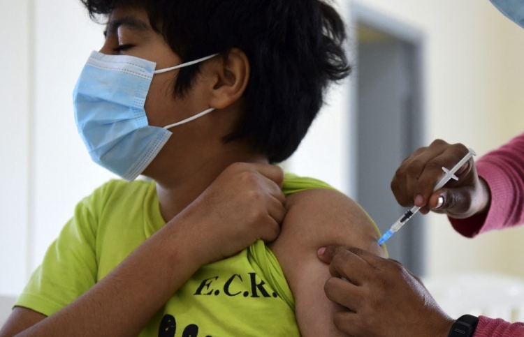 އިނގިރޭސިވިލާތުގައި ކޮވިޑްގެ އިތުރު ވެކްސިނަކަށް ހުއްދަ