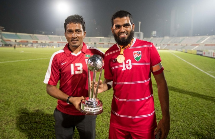 ސާފްގެ ގޯލްޑަން ކެޕްޓަން ދެބެން