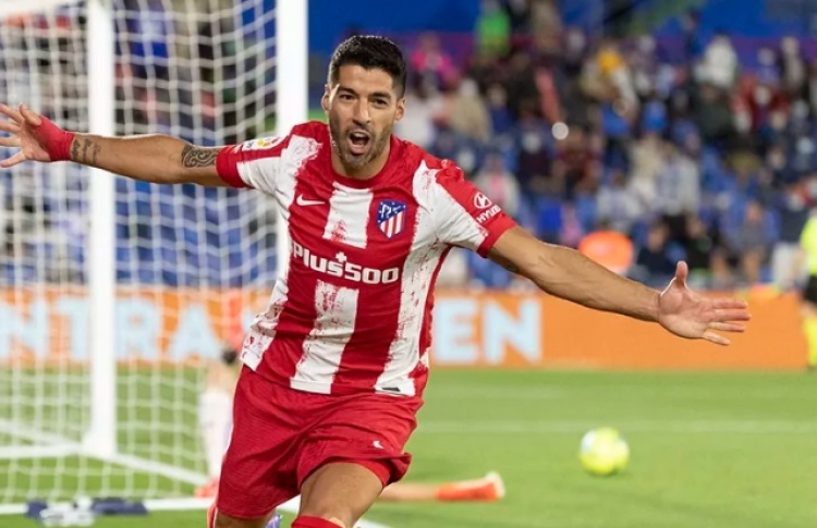 ސުއަރޭޒްގެ ދެ ލަނޑުން އެތުލެޓިކޯ އެއްވަނަ އަށް