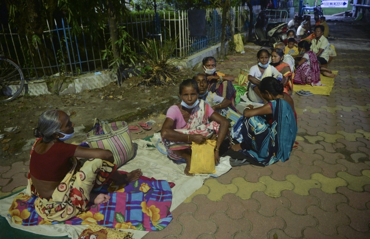 ކޮވިޑް ވެކްސިނަށް އެމެރިކާ ބިލިއަނުން އިންވެސްޓް ކުރަނީ