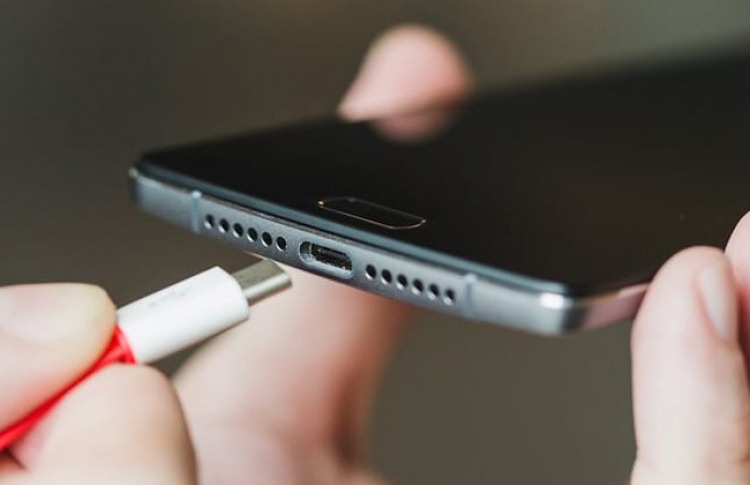 ޑިވައިސްތަކަށް ޔޫއެސްބީ-ސީ ޕޯޓް މަޖުބޫރުކުރަނީ