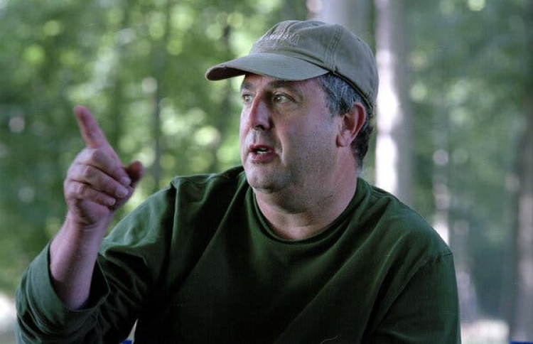 "ނޮޓިން ހިލް" ގެ އިނގިރޭސި ޑައިރެކްޓަރު ރޮޖާ މިޝޭލް