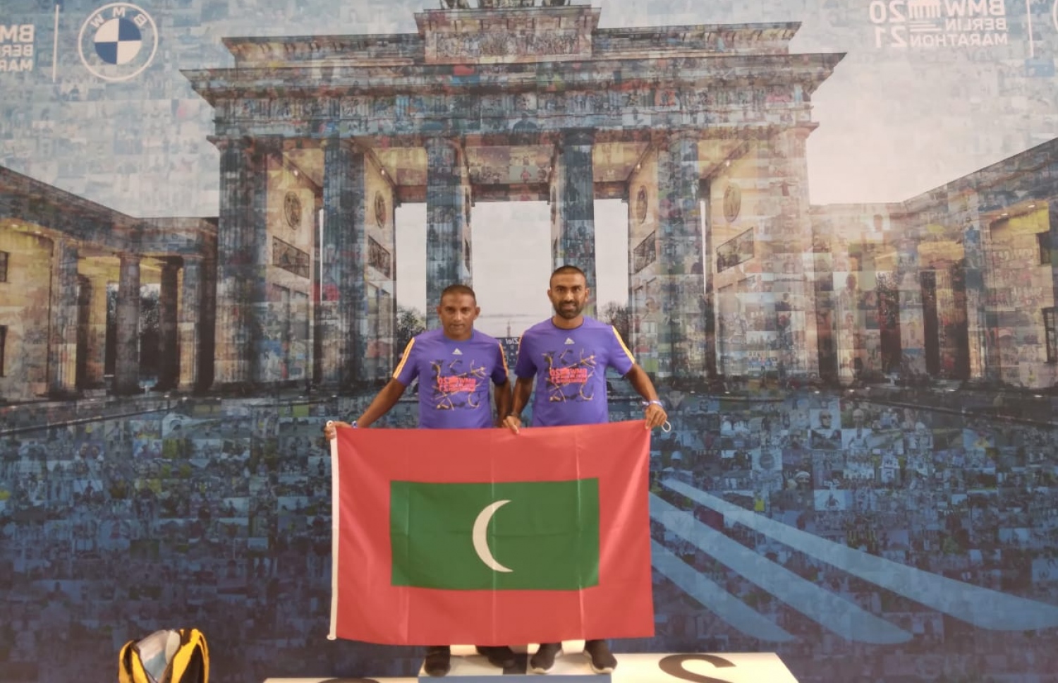 މޯޑް އާއި ނަސްރު. މީގެ ކުރިން ވެސް ދެ ދުވުންތެރިން ވަނީ ބާލިން މެރަތަންގައި ވާދަކޮށްފައި. ---