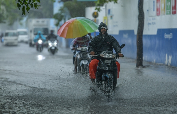 މާލޭ މަގުތަކުގައި ބޮޑުވާ ފެން ބިމުއަޑީގައި ރައްކާކުރަނީ