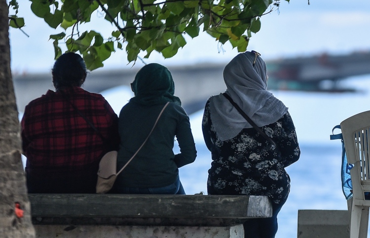 ދަރިއަކަށްޓަކައި ހިތްފަޅައިގެން ގޮސް ތިބި އެތައް ބައެއް