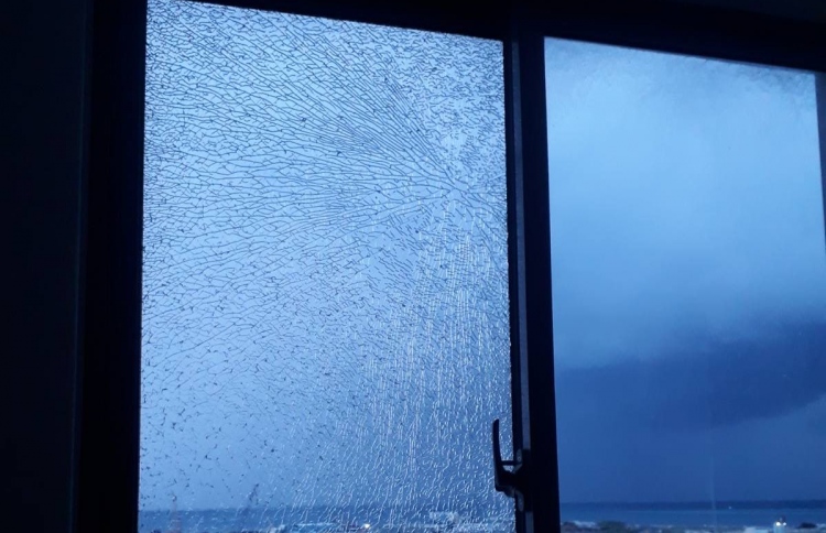 ބައެއް ފްލެޓްތަކުގެ ބިއްލޫރިގަނޑު ތަޅައިގެން ހިނގައްޖެ