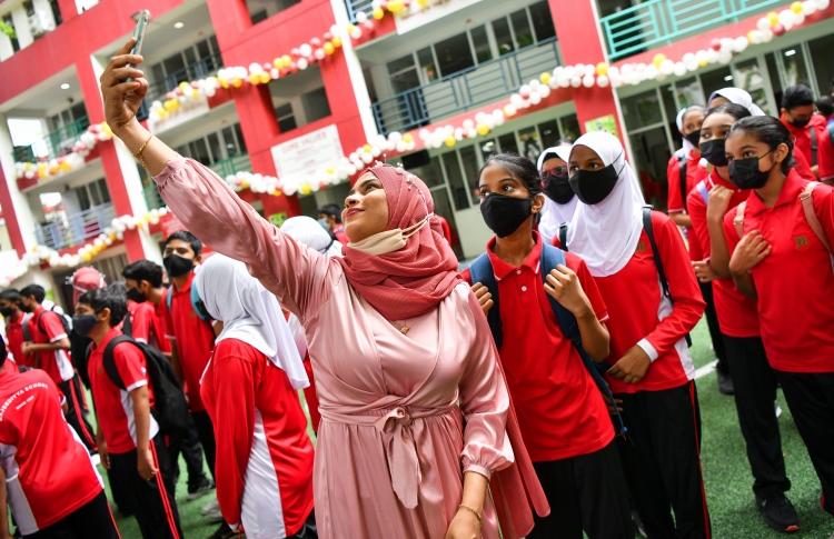 ޓީޗަރުކަން ކިޔަވާނެ މީހުނެއް ނުވޭ، ކީއްވެ؟