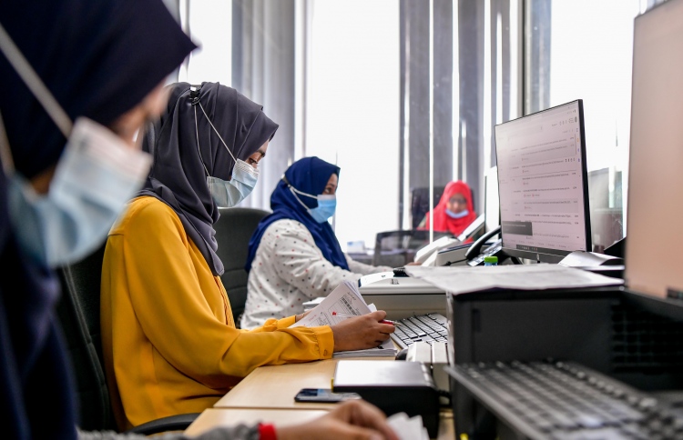 ސިވިލް ސާވަންޓުންގެ މުސާރަ ބޮޑުކުރަން ހިމަނައިފި