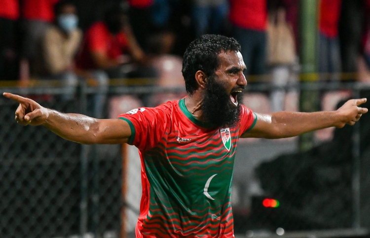 ދަގަނޑޭ ހިމަނައިގެން ޕާކިސްތާން މެޗަށް ސްކޮޑް ނަގައިފި