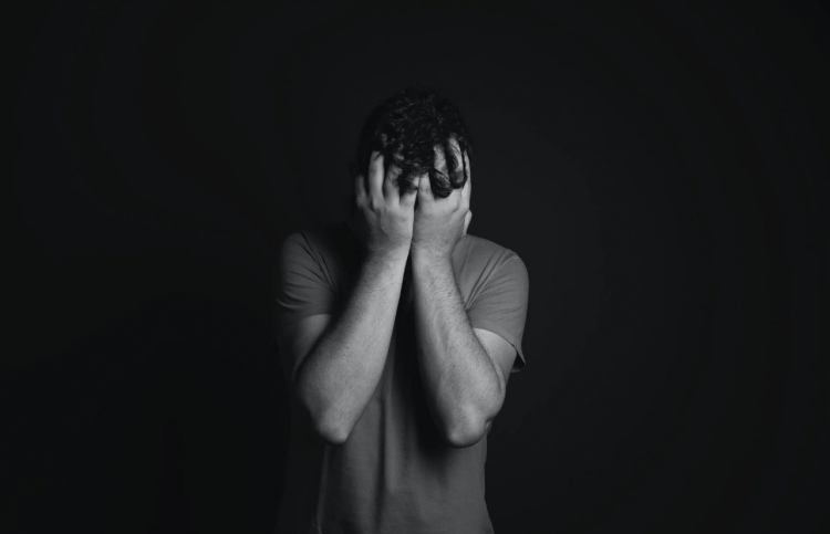 މުއުމިނުން އެކަނިވެރިކަން އިހުސާސް ކުރާކަށް ނުޖެހޭނެ