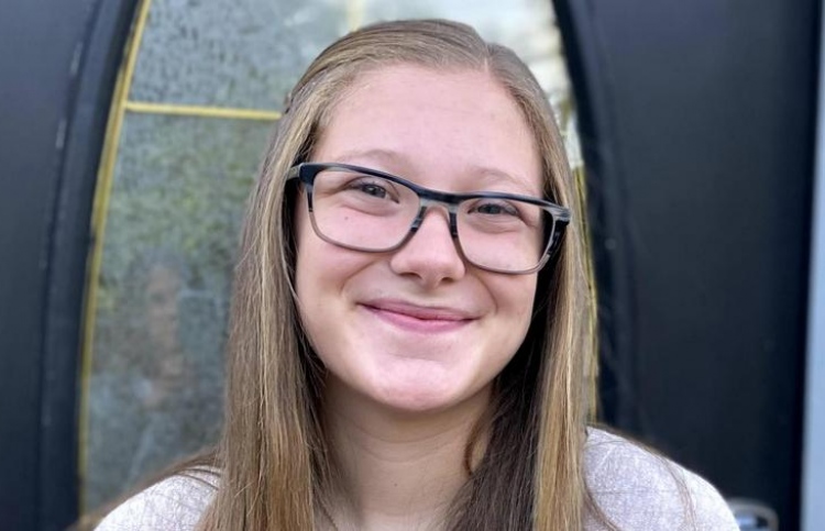 މާސްކް ނޭޅި ދަރިވަރަކު ހައްޔަރުކޮށް ޖަލަށް