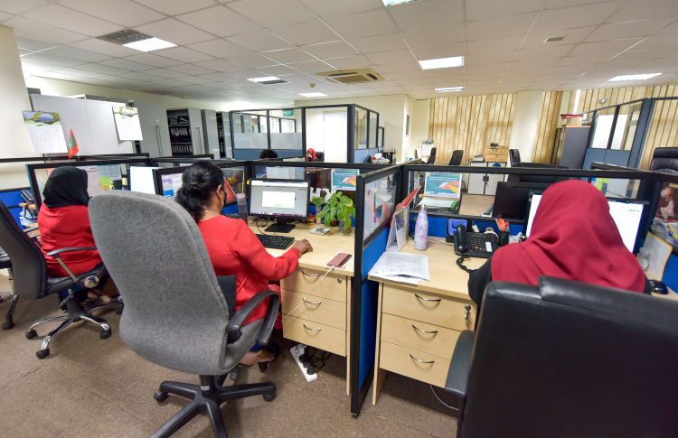 ނާސިހް އެދިވަޑައިގަތީ ދެފުށް ފެންނަ ހިދުމަތްތަކަށް!