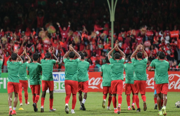 ކޮލަމްބޯގެ ޑްރީމަން ކެފޭގައި ދިވެހިންނަށް މެޗު ބެލޭނެ