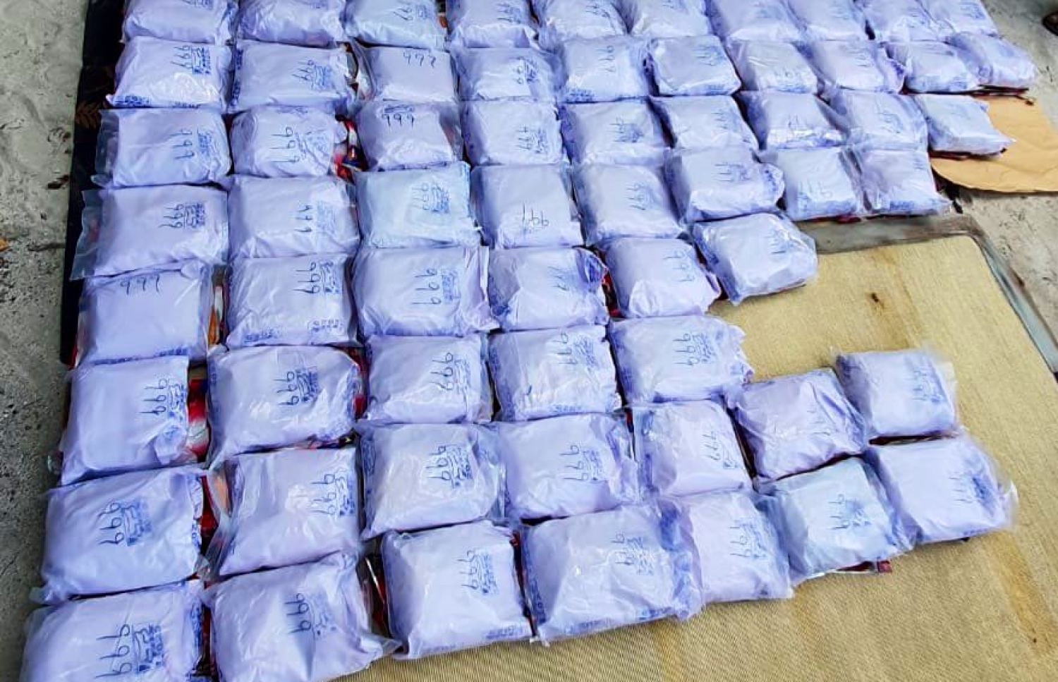 ފުލުހުން އަތުލައިގެންފައިވާ މަސްތުވާއެއްޗެހިތަކެއް --- ފޮޓޯ/ޕޮލިސް