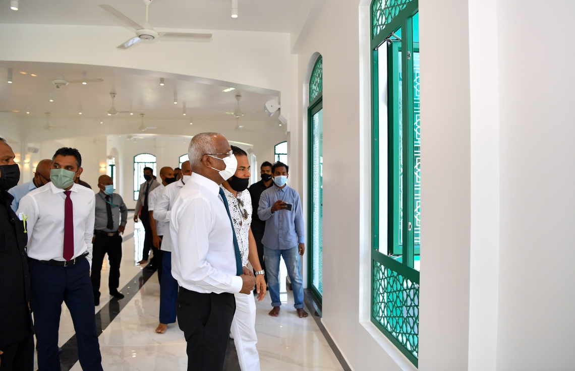 ހުޅުމާލެ - އޮކްޓޯބަރު 13، 2021: ހުޅުމާލޭގައި އެލިއާ އިން އިމާރާތް ކުރި މަސްޖިދު މުހައްމަދު ރައީސް ބައްލަވާލައްވަނީ. --ފޮޓޯ:ރައީސް އޮފީސް