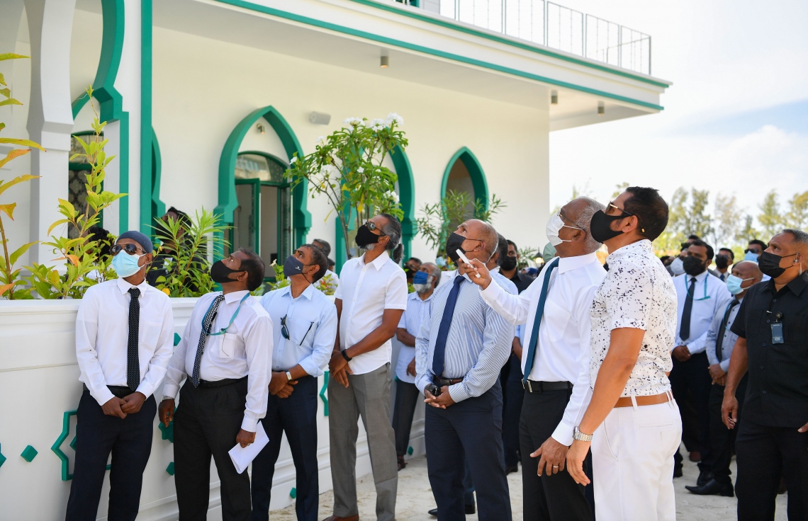 ހުޅުމާލެ - އޮކްޓޯބަރު 13، 2021: ހުޅުމާލޭގައި އެލިއާ އިން އިމާރާތް ކުރި މަސްޖިދު މުހައްމަދު ރައީސް ހުޅުވައިދެއްވަނީ. --ފޮޓޯ:ރައީސް އޮފީސް