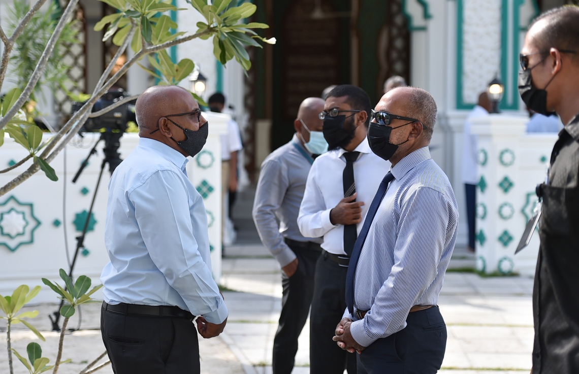 ހުޅުމާލެ - އޮކްޓޯބަރު 13، 2021: ހުޅުމާލޭގައި އެލިއާ އިން އިމާރާތް ކުރި މަސްޖިދު މުހައްމަދު ހުޅުވުމުގެ ރަސްމިއްޔާތުގައި އިސްލާމިކް މިނިސްޓަރު ޑރ. އަހުމަދު ޒާހިރު އާއި އެޗްޑީސީގެ މެނޭޖިން ޑިރެކްޓަރު ސުހޭލް އަހުމަދު. --ފޮޓޯ:ރައީސް އޮފީސް