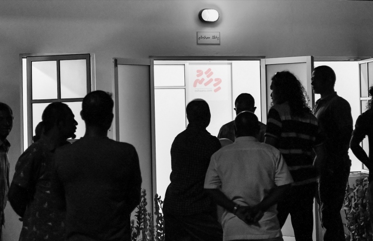 ގައިމަތިން ލޯންޗެއް ގޮސް މީހަކު މަރުވެއްޖެ