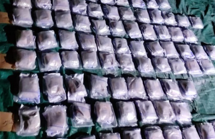 ބޮޑު އޮޕަރޭޝަނެއްގައި އިތުރު 215 ކިލޯ ޑްރަގްސް