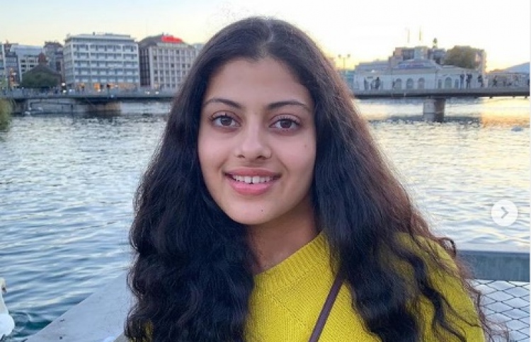 އާޝާގެ މާމަދަރިޔަކު ބޮލީވުޑަށް ނެރޭނީ ބަންސާލީ