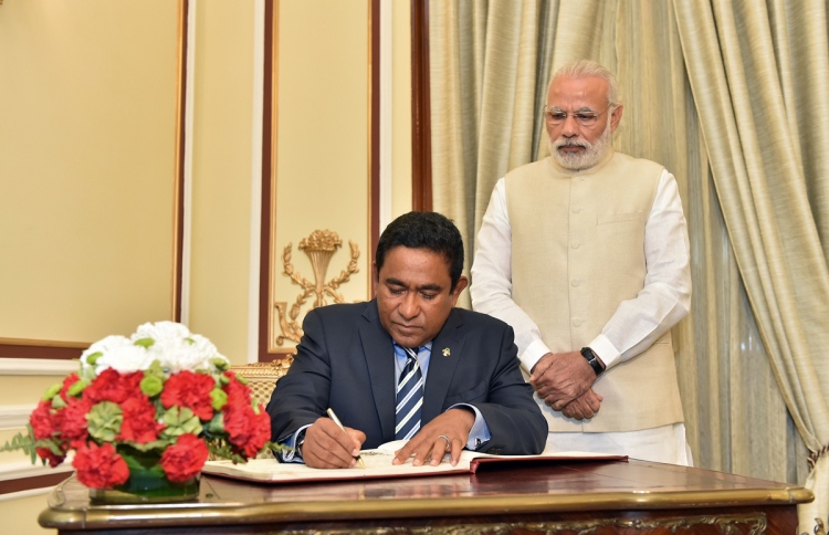 އިިދިކޮޅުގެ އެންމެ ބޮޑު އަމާޒަކީ އިންޑިއާ ބަލިކުރުން