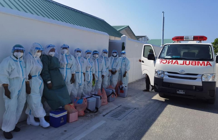 ތިނަދު އަށް ފޮނުވާ ޑޮކްޓަރުން ފިލާ މައްސަލަ ބޮޑުވެއްޖެ