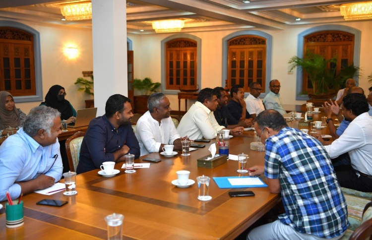 ބަޖެޓާ ގުޅޭ ގޮތުން ރައީސް މެންބަރުންނާ ބައްދަލުކޮށްފި