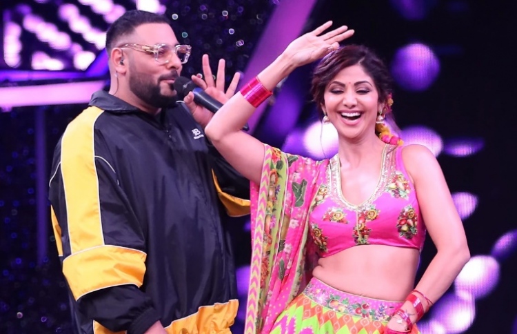 ޝިލްޕާއާ އެކު ޖަޖެއްގެ ގޮތުގައި ބާދްޝާ