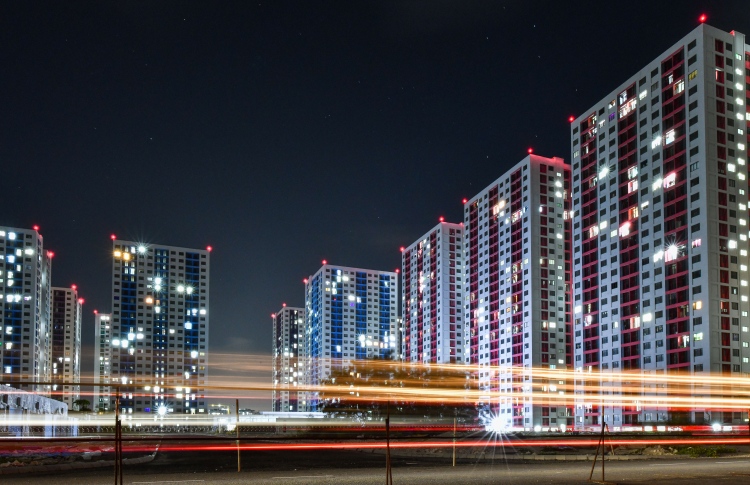 އަނިޔާކުރީ ސަސްޕެންޑްކޮށްފައި ހުރި ޓީޗަރަކަށް