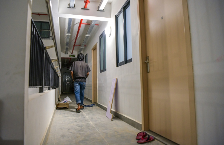 ފްލެޓުތަކުގެ ކޮރިޑޯގައި ބަަހައްޓާފައި ހުންނަ ތަކެތި ނަގަން އަންގައިފި