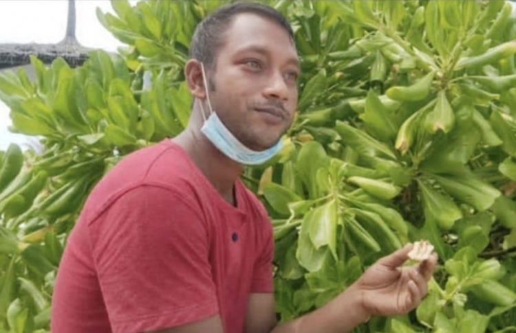 ޓުއަގައިޑަކަށް ހެދިގެން ޓޫރިސްޓެއްގެ ފައިސާތައް ފޭރިއްޖެ