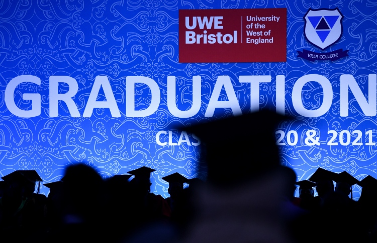 ވިލާ ކޮލެޖުން ބިނާކުރަނީ ފައިނޭންސް ދާއިރާގެ މާހިރުން