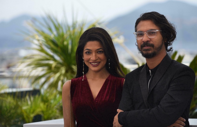 ބަންގާޅުން އޮސްކާ އަށް "ރިހާނާ"