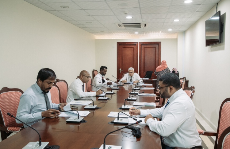 ފޮރިން ސާވިސްގެ ވެސް މުސާރަ ކަނޑައެޅުން ޕޭކޮމިޝަނަށް