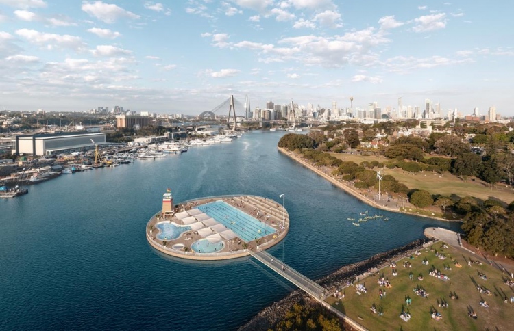 އޮސްޓްރޭލިޔާގައި ބަޑި ޖަހައި 6 މީހަކު މަރާލައިފި