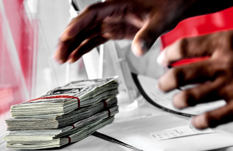 ކަޅު ބާޒާރުގައި ޑޮލަރުގެ އަގު އަނެއްކާ ވެސް ވެއްޓިއްޖެ