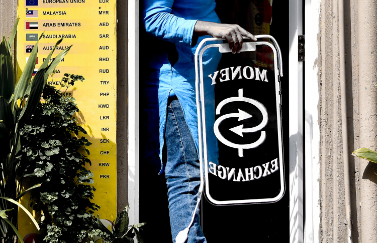 އިގްތިސާދީ ބޮޑު ނިންމުން: ޓޫރިޒަމްގެ ޑޮލަރު މާރުކުރުން