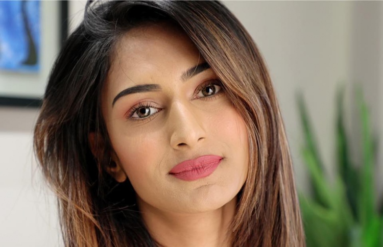 އެރިކާ ސޮނީގެ "ކުޗް ރަންގް" އިން ވަކިވެއްޖެ