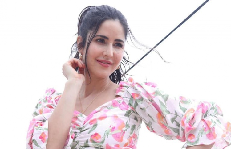 ކައިވެނީގެ ސުވާލަށް 15 އަހަރުވެއްޖެ: ކެޓްރީނާ