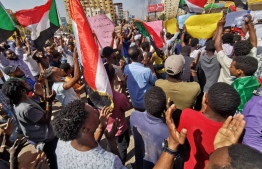 Sudanese anti-coup protesters gather in a street in the capital Khartoum on October 30, 2021, to express their support for the country's democratic transition which a military takeover and deadly crackdown derailed. -- Photo: AFP