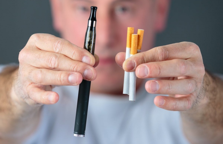 އީ-ސިނގިރެޓް ޔޫކޭގައި މެޑިކަލް ޕްރޮޑަކްޓަކަށް ހަދަނީ