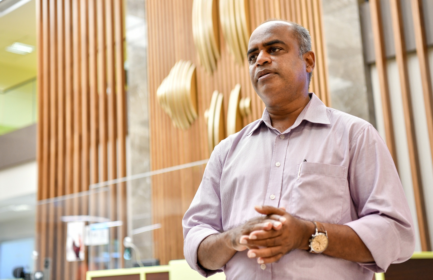 އާދިލް "މިހާރު" އާ ވާހަކަ ދައްކަވަނީ -- ފޮޓޯ: ފަޔާޒް މޫސާ/ މިހާރު