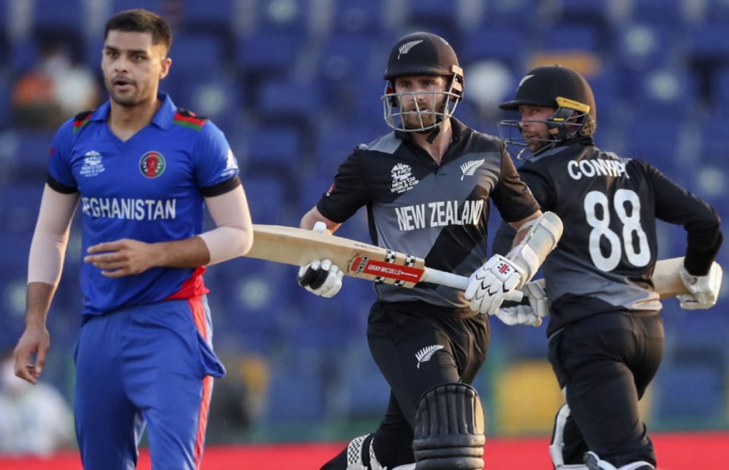 ނިއުޒިލެންޑާއި އަފްގާނިސްތާން ބައްދަލުކުރި މެޗުގެ ތެރެއިން.-- ފޮޓޯ: އޭޕީ