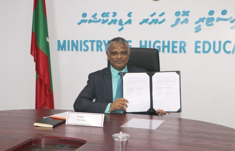 ހަންގޭރީގެ ސަރުކާރުން ރާއްޖެއަށް 60 ސްކޮލާޝިޕް ދެނީ